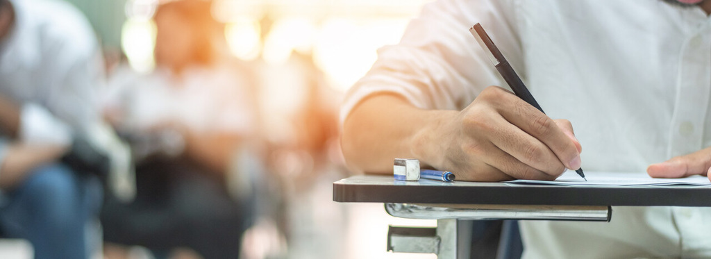 aluno fazendo prova do Enem